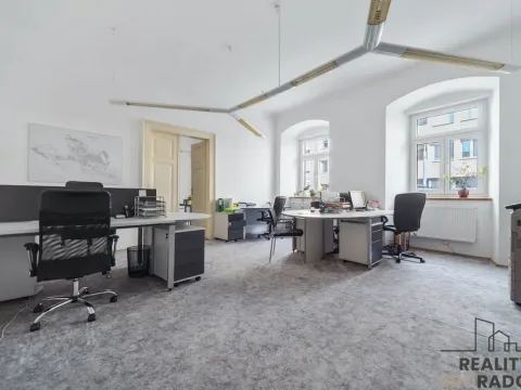 Pronájem kanceláře, Pardubice - Zelené Předměstí, třída Míru, 82 m2