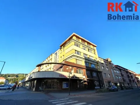 Prodej bytu 3+1, Vsetín, nám. Svobody, 78 m2