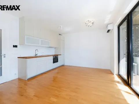 Pronájem bytu 1+kk, Praha - Libeň, Smrčkova, 32 m2