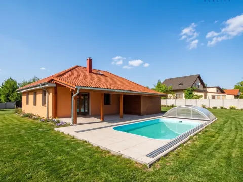Prodej rodinného domu, Lišov - Velechvín, 135 m2