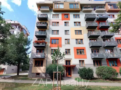 Pronájem bytu 1+1, Praha - Žižkov, Pod lipami, 34 m2