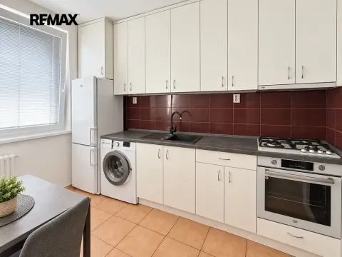Pronájem bytu 2+1, Břeclav, Na Valtické, 42 m2