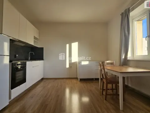 Pronájem bytu 2+kk, Praha - Libeň, Na stráži, 37 m2