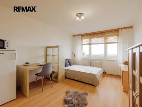 Prodej bytu 1+kk, Praha - Háje, Hlavatého, 27 m2