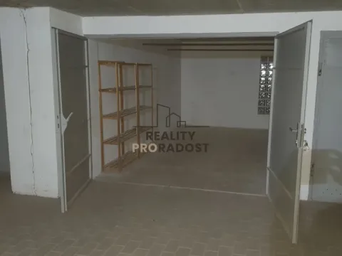 Pronájem garáže, Znojmo, U Lesíka, 15 m2
