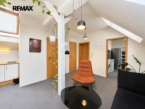 Pronájem bytu 2+kk, Praha - Vinohrady, Hradešínská, 65 m2