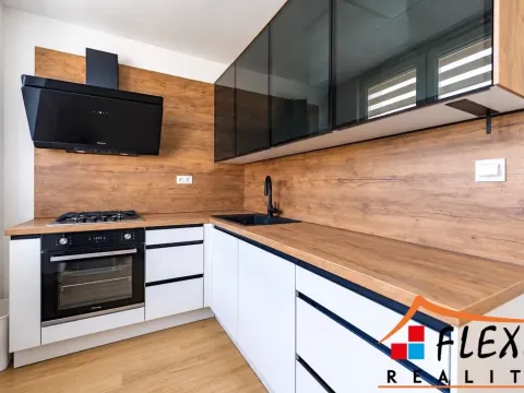 Prodej bytu 3+1, Ostrava, Mjr. Nováka, 76 m2