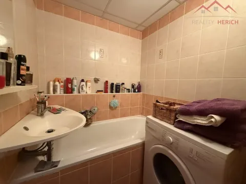 Prodej bytu 2+1, Chomutov, Dřínovská, 62 m2
