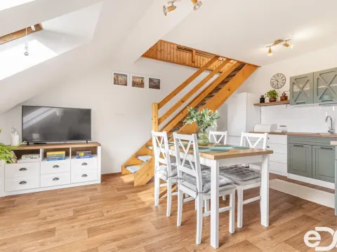 Prodej bytu 2+kk, Neveklov, Pod Radnicí, 56 m2