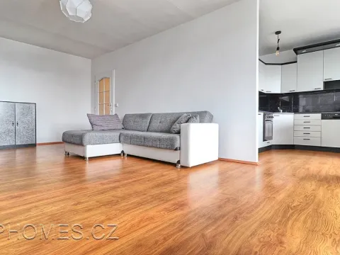Pronájem bytu 2+kk, Praha - Kobylisy, Hlaváčova, 58 m2