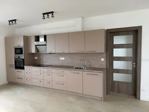 Pronájem bytu 3+kk, Mnichovo Hradiště, V Cestkách, 95 m2