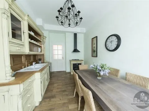 Pronájem bytu 3+1, Praha, Korunní, 95 m2