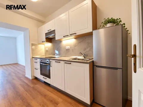 Pronájem bytu 1+1, Praha - Břevnov, Radimova, 28 m2